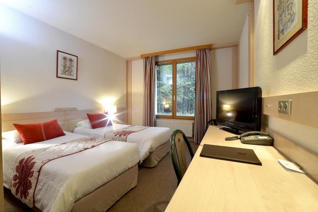Le Bois Dormant-Hotel Restaurant & Spa Logis Hotel Champagnole Szoba fotó